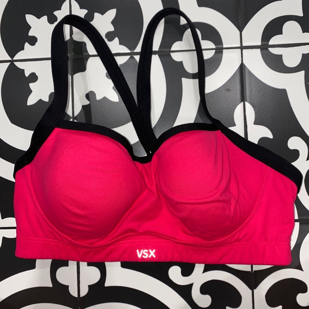 Victoria sport sports underwire bra size 32D